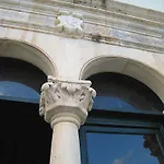 מלון Casa Leone 3*