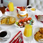 מלון Casa Leone 3*