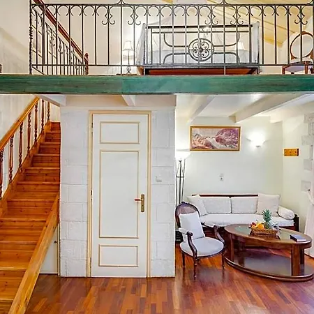 Casa Leone Hotel